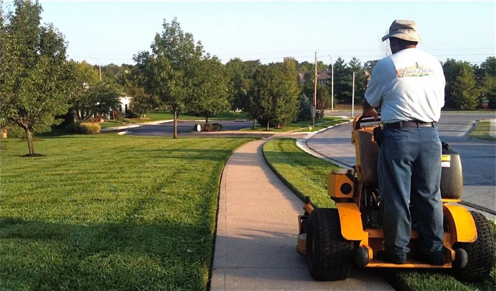 Affordable garden landscaping in Lee's Summit, MO by The Lawn Barber