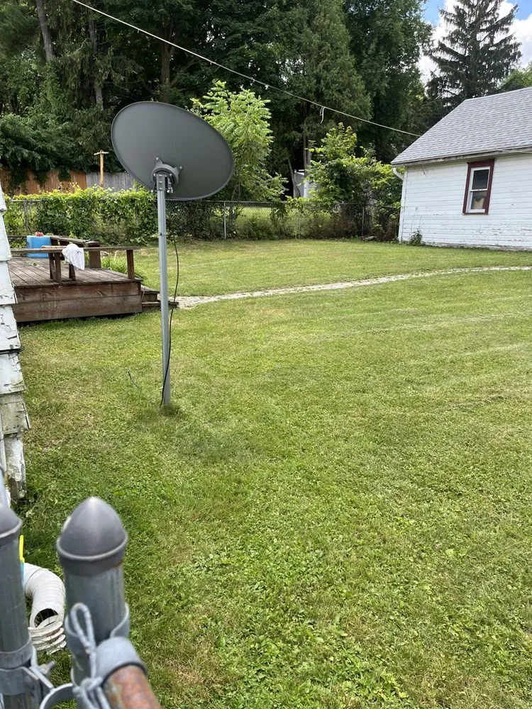 Professional yard cleanup service in Syracuse, NY - The lawn barber