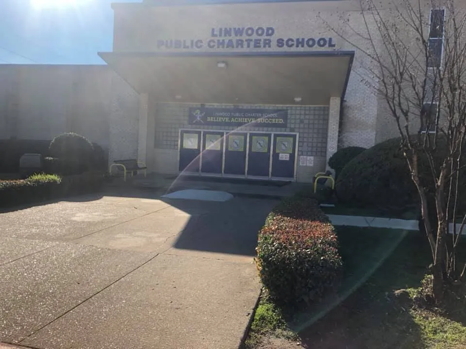 Expert yard cleanup service for year-round maintenance across Shreveport, LA - The Lawn Barberz