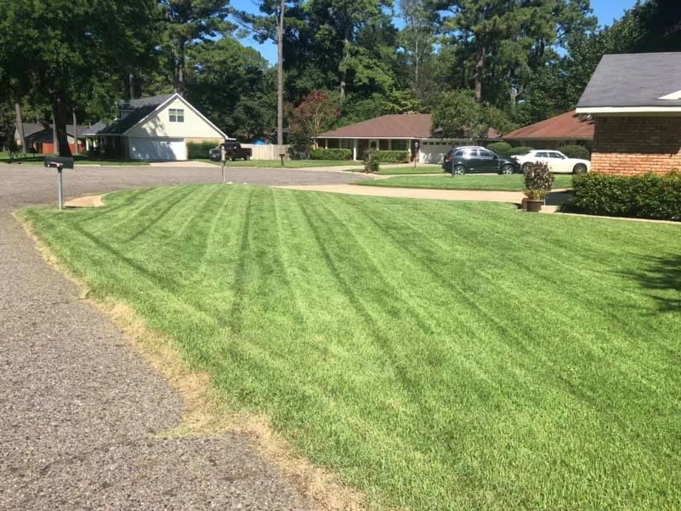 Custom garden landscaping experts serving Shreveport, LA - The Lawn Barberz