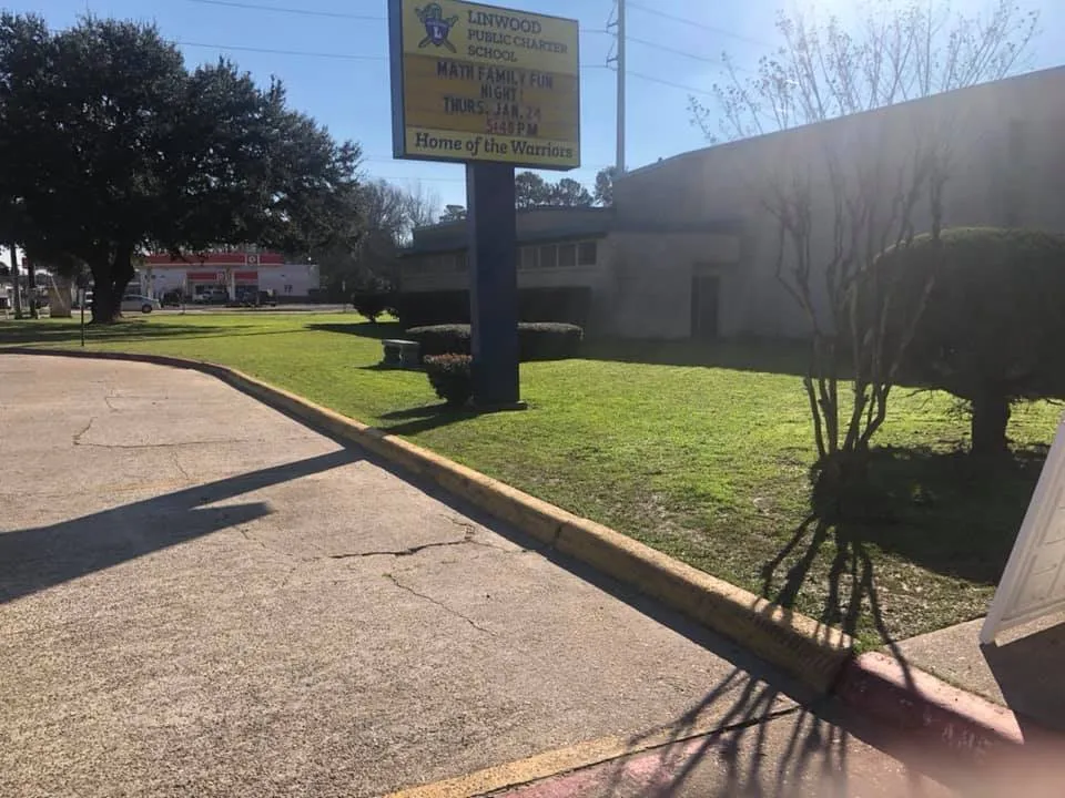 Reliable landscaping services for year-round maintenance in Shreveport, LA by The Lawn Barberz