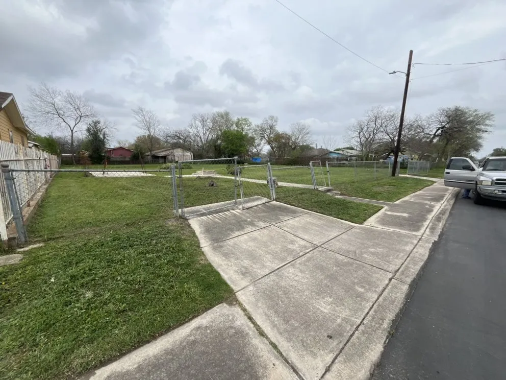 Expert lawn care service in San Antonio, TX - The Lawn Brothers