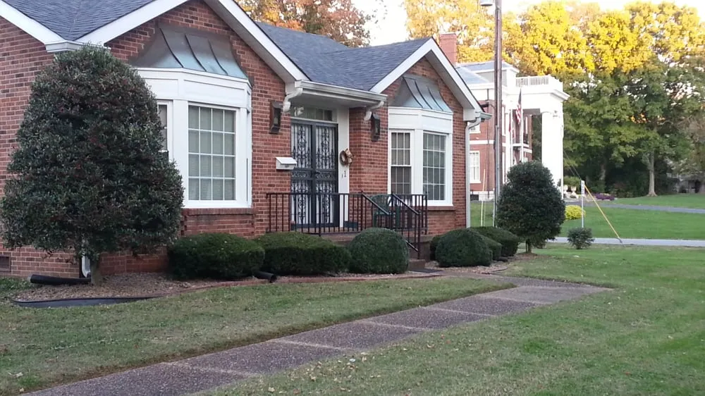 Custom landscape design experts serving Clarksville, TN - The Lawn Connection