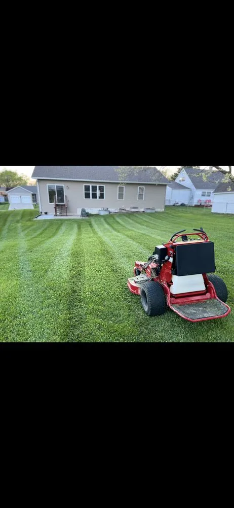 Custom yard cleanup service for homes across Quincy, IL - The Lawn Doctor