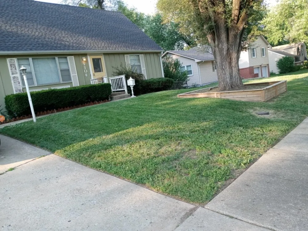 Custom landscape design in Kansas City, MO by The Lawn Fellaz