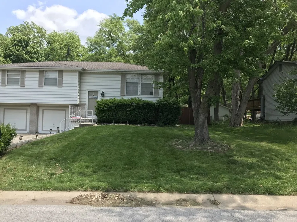 Custom landscape design in Kansas City, MO - The Lawn Fellaz