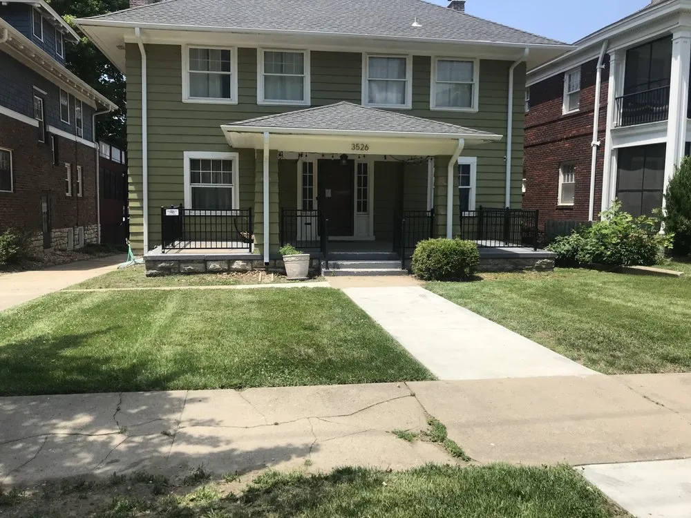 Top-rated garden landscaping for beautiful yards across Kansas City, MO - The Lawn Fellaz