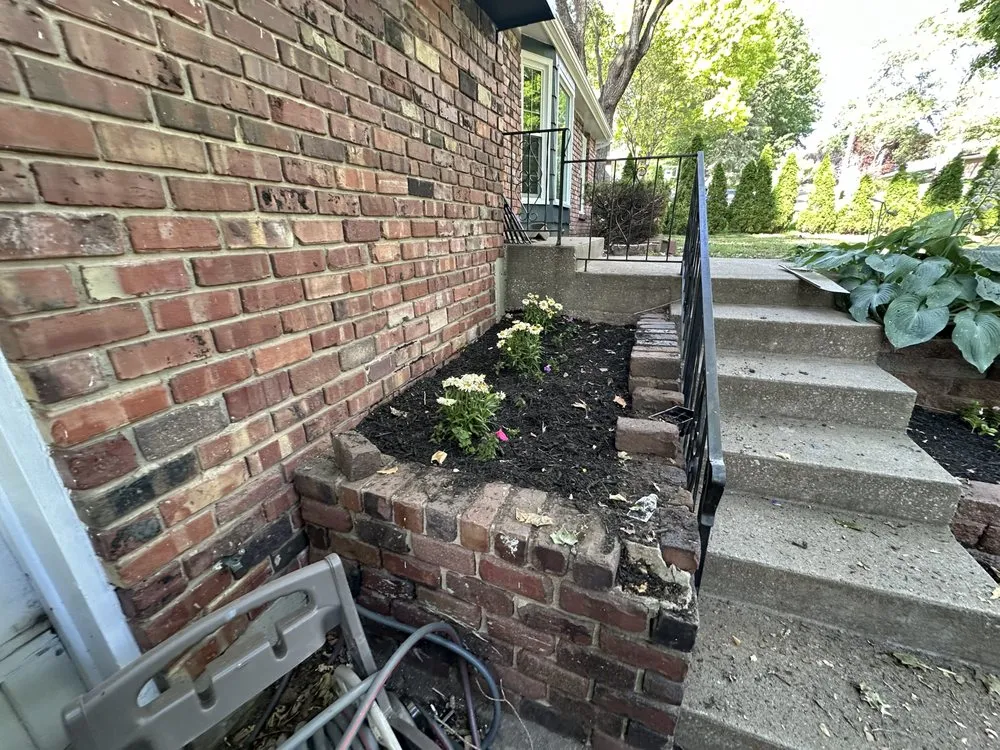 Local garden landscaping for homes in Kansas City, MO by The Lawn Guru