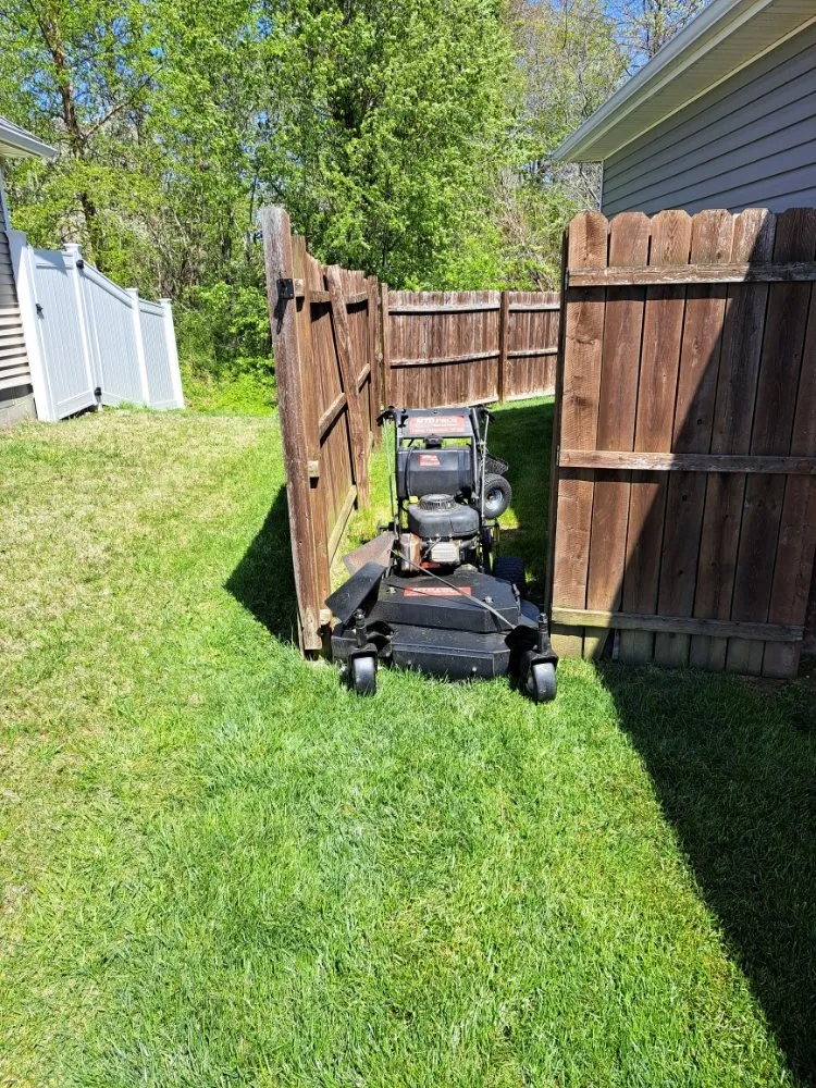 Top-rated lawn care service for residential properties in Elizabethtown, KY by The Lawn Guy