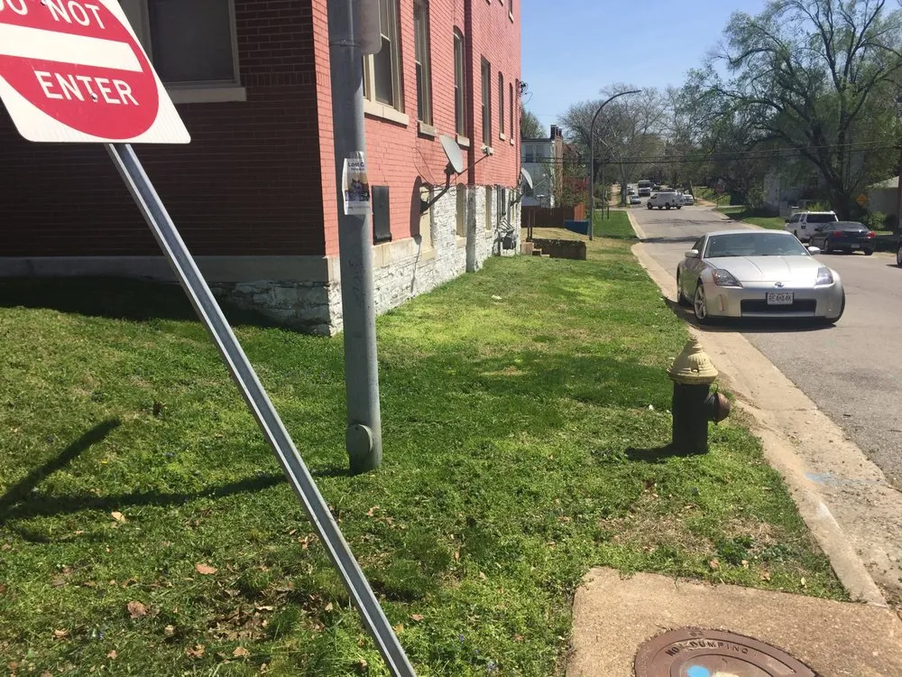 Reliable lawn mowing service in St. Louis, MO - The Lawn Guy