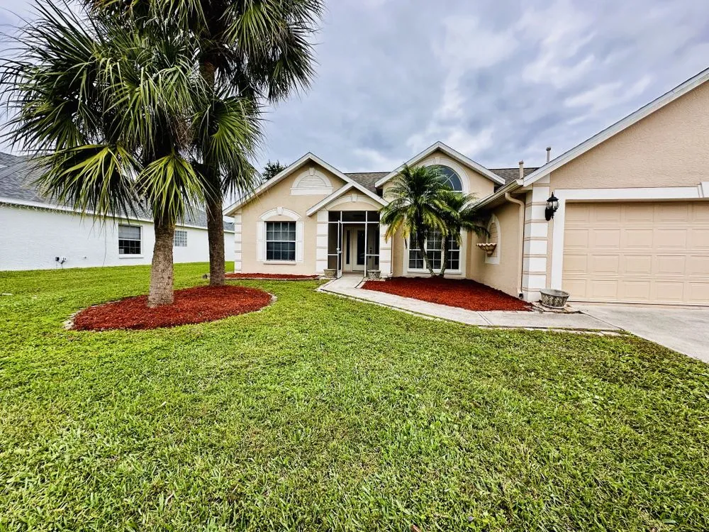 Reliable garden landscaping with custom design in Rockledge, FL by The Lawn Guys Service