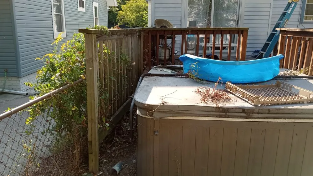 Custom garden landscaping in Toledo, OH - The Lawn Guyz