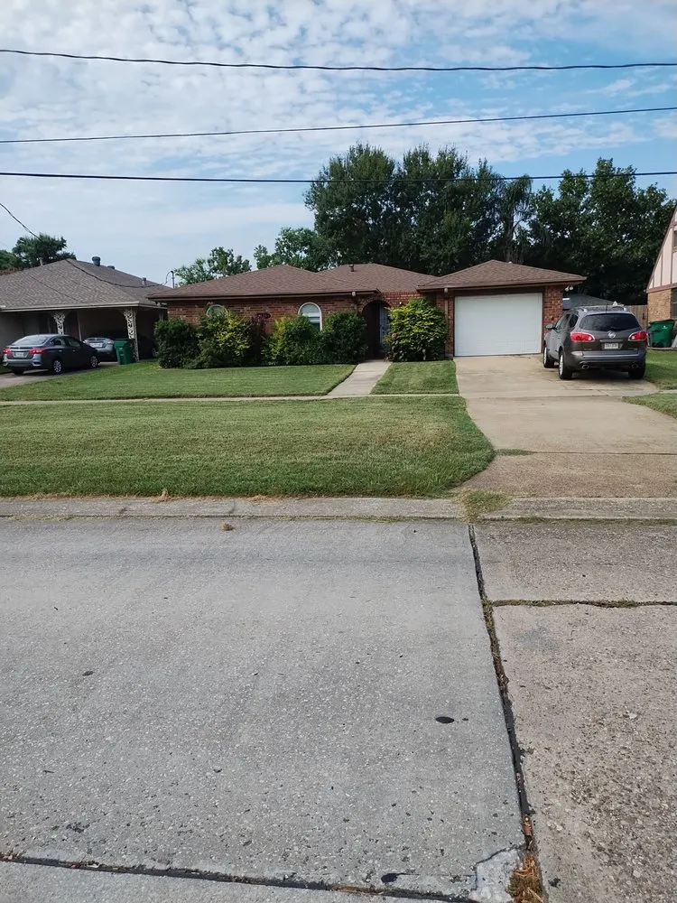 Custom lawn care service experts serving New Orleans, LA - The Lawn Liberator