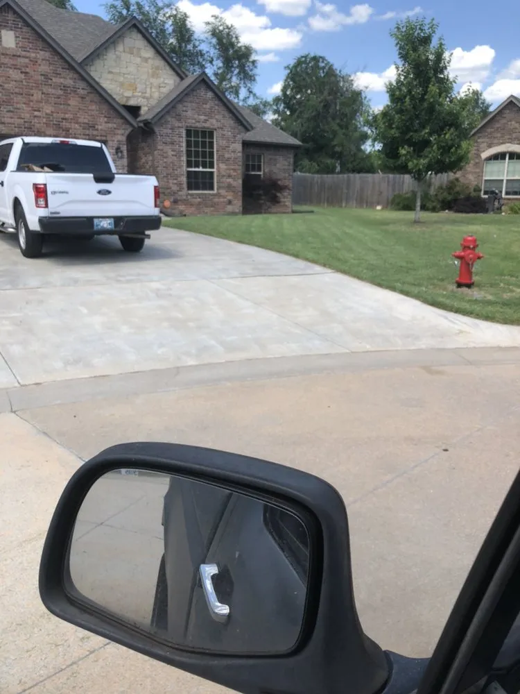 Expert yard cleanup service in Oklahoma City, OK - The Lawn Man