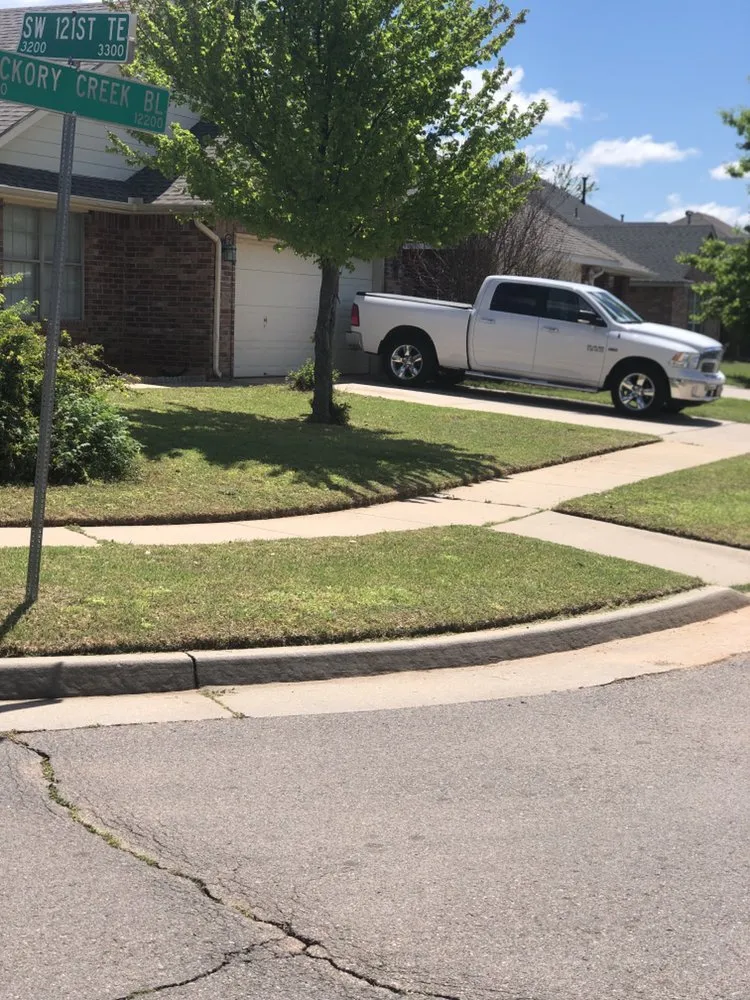 Professional yard cleanup service in Oklahoma City, OK - The Lawn Man