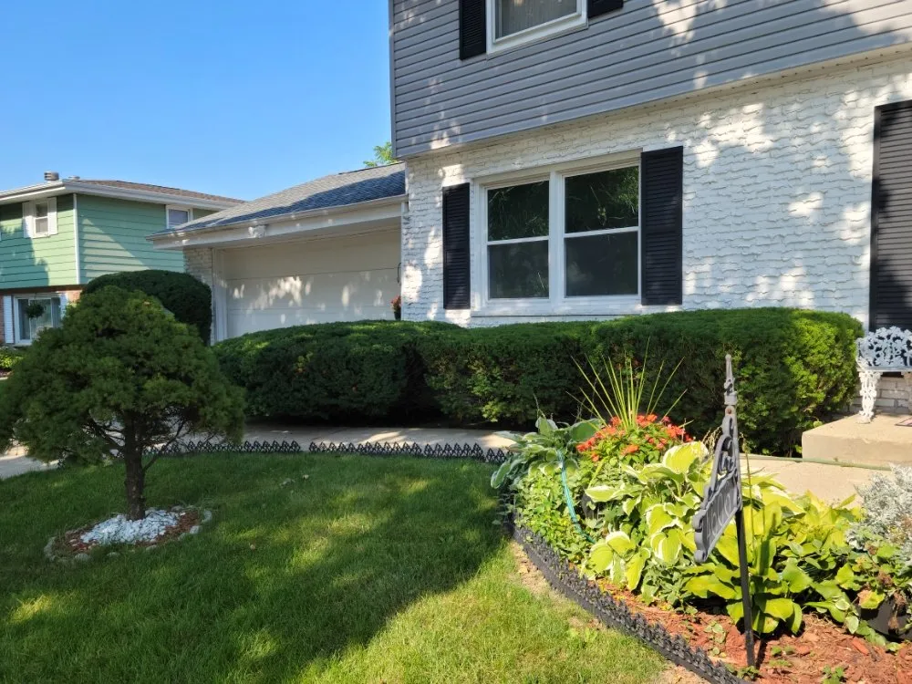 Top-rated residential landscaping in Milwaukee, WI - The Lawn Queen