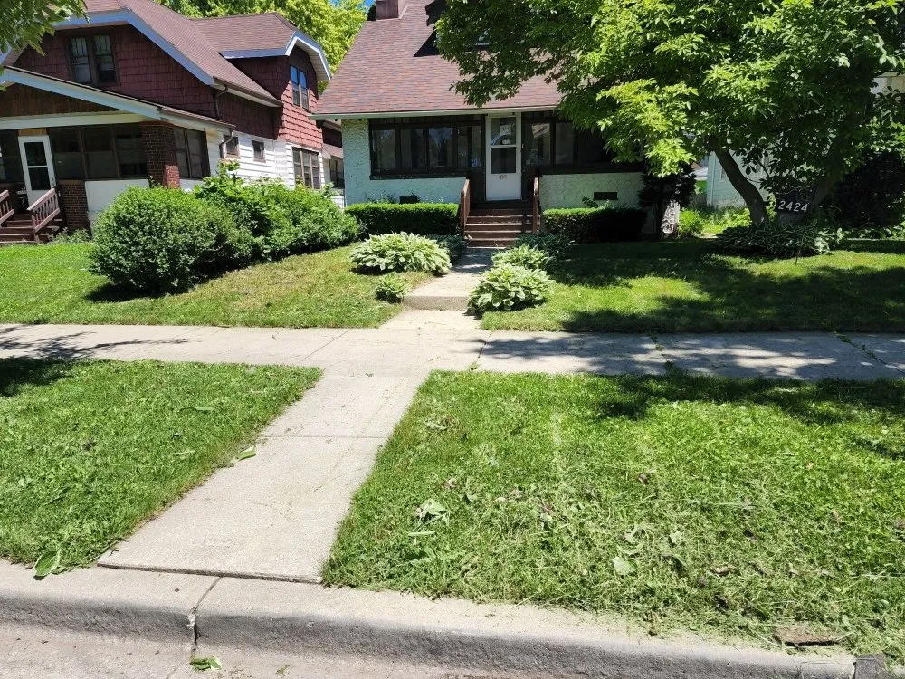 Top-rated yard cleanup service in Milwaukee, WI - The Lawn Queen