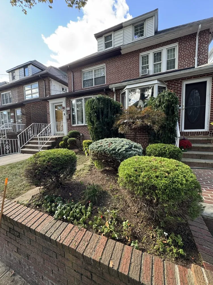 Affordable yard cleanup service for beautiful yards in Brooklyn, NY by The Lawn Ranger