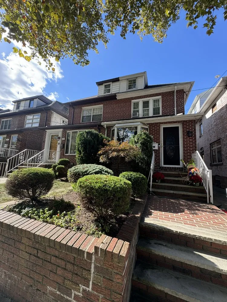 Affordable lawn mowing service for beautiful yards in Brooklyn, NY by The Lawn Ranger