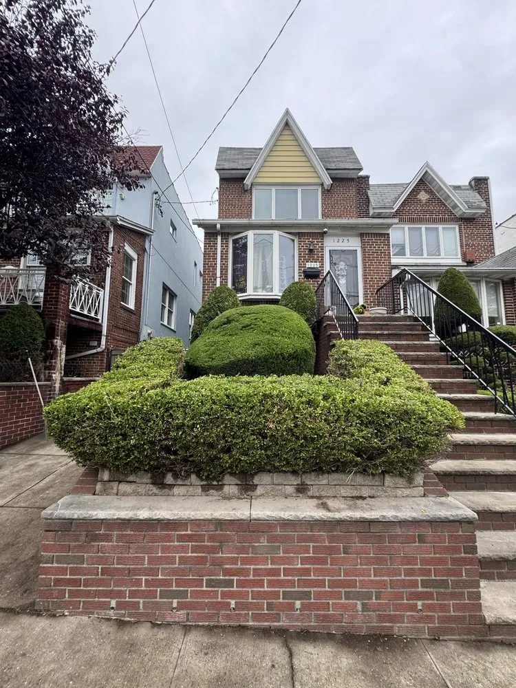 Top-rated lawn care service in Brooklyn, NY - The Lawn Ranger