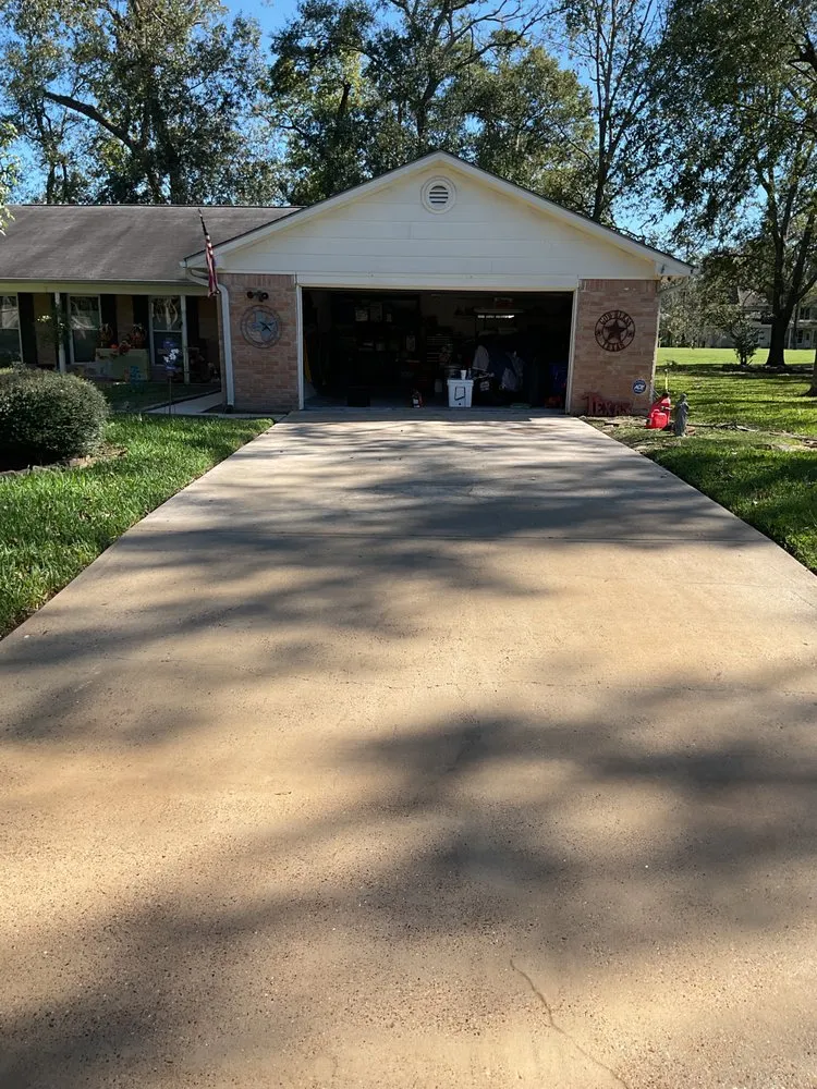 Expert yard maintenance for homes in Crosby, TX by The Lawn Ranger