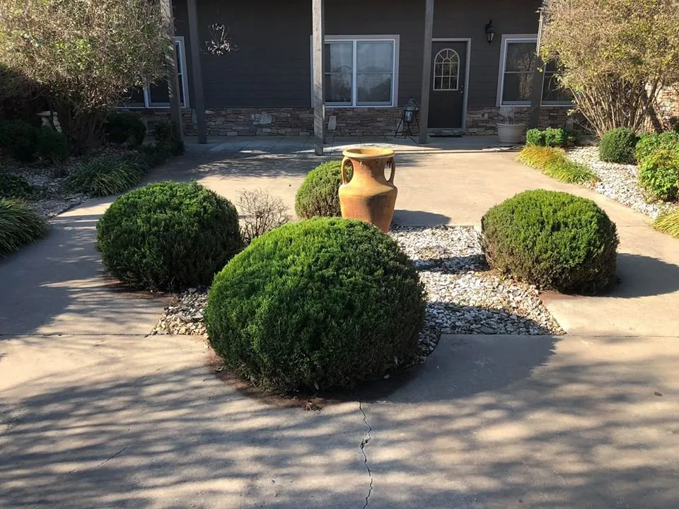 Local yard maintenance in Pryor, OK - The Lawn Ranger