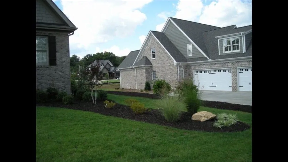 Local yard cleanup service experts serving Wilmington, DE - The Lawnscaper