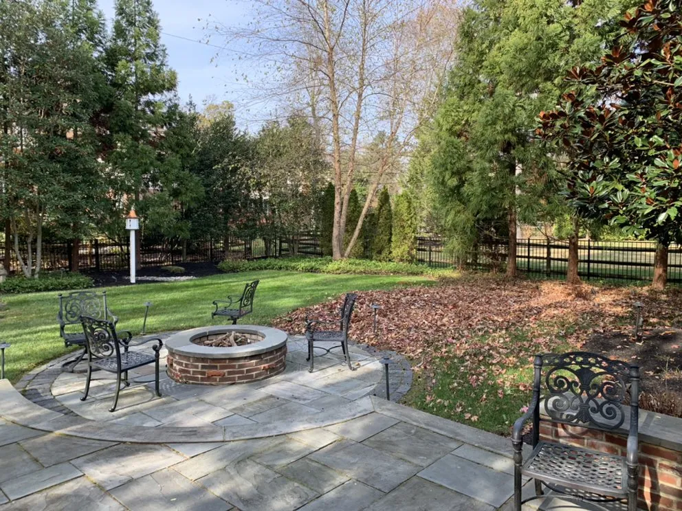 Custom lawn care service experts serving Wilmington, DE - The Lawnscaper