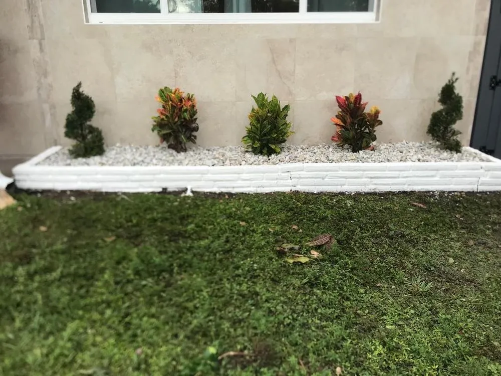 Top-rated yard maintenance for residential properties in Hollywood, FL by The Legend Lawn J Service
