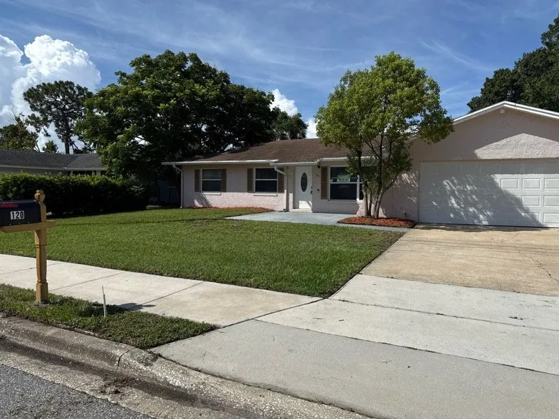 Local lawn mowing service for homes in Alafaya, FL by The Legends Legacy Enterprise