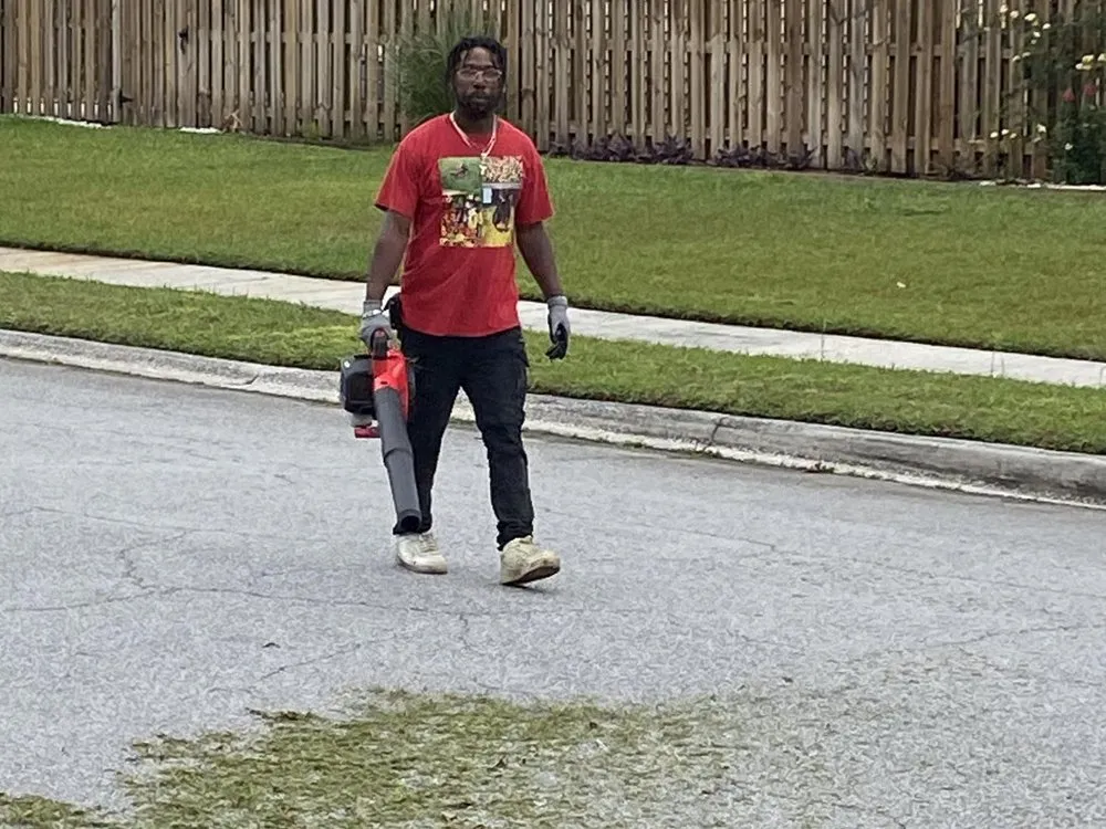 Reliable yard cleanup service in Pooler, GA by The Life of the Garden