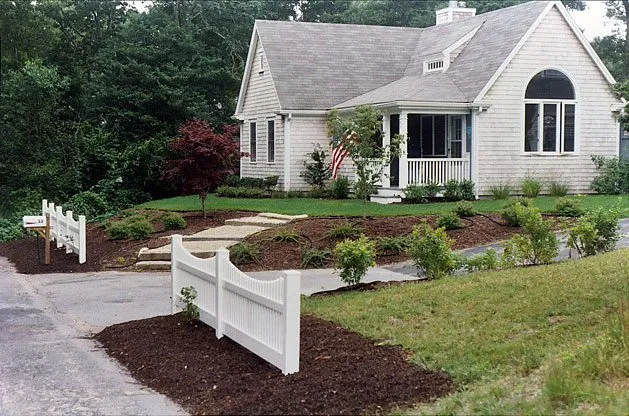 Custom landscaping services experts serving Lansing, MI - The Long Yard