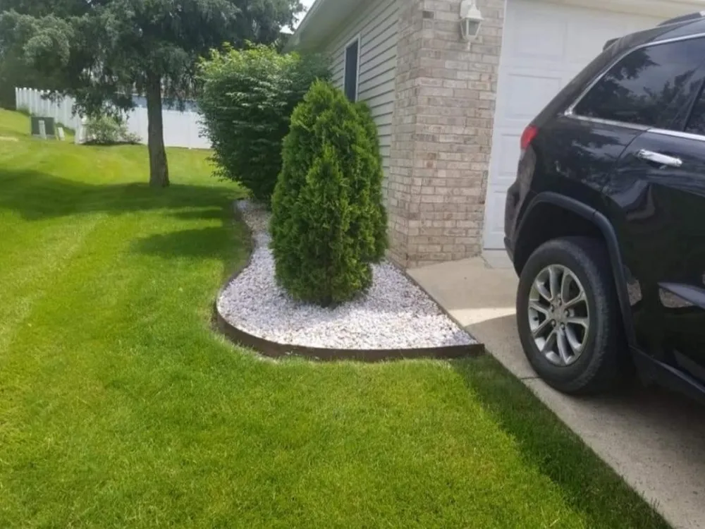 Professional landscape design in Green Forest, AR by The Man on the Hill