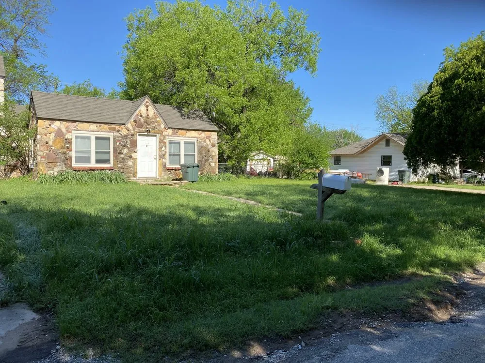 Expert yard cleanup service in Lake Worth, TX - The Mowing Magician