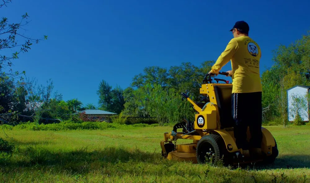 Local yard cleanup service for beautiful yards across Sarasota, FL - The Mowing Panda
