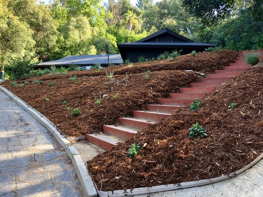 Trusted lawn care service near you in Deerfield, IL by The Mulch Center