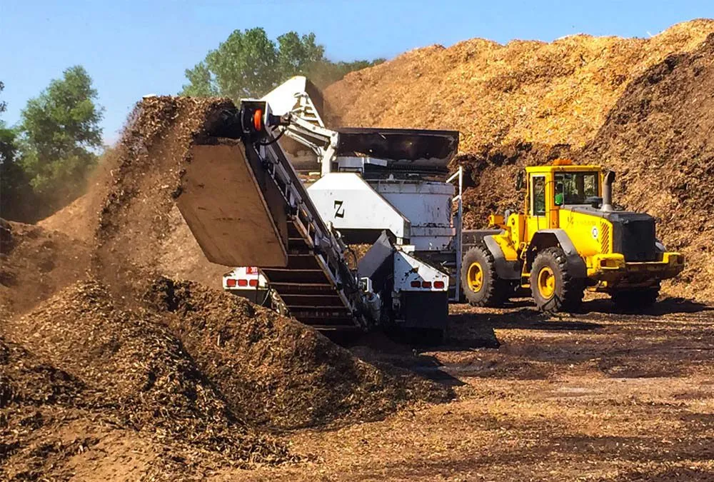 Local lawn care service in Deerfield, IL by The Mulch Center