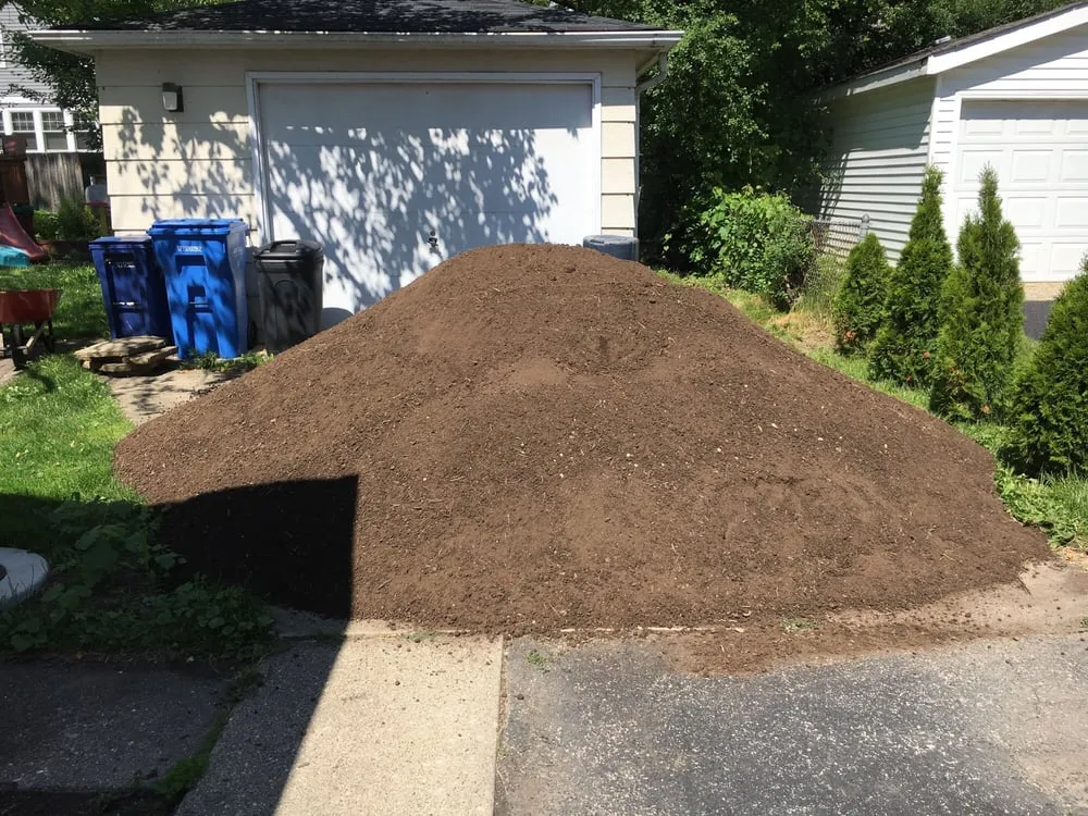 Top-rated lawn mowing service experts serving Deerfield, IL - The Mulch Center