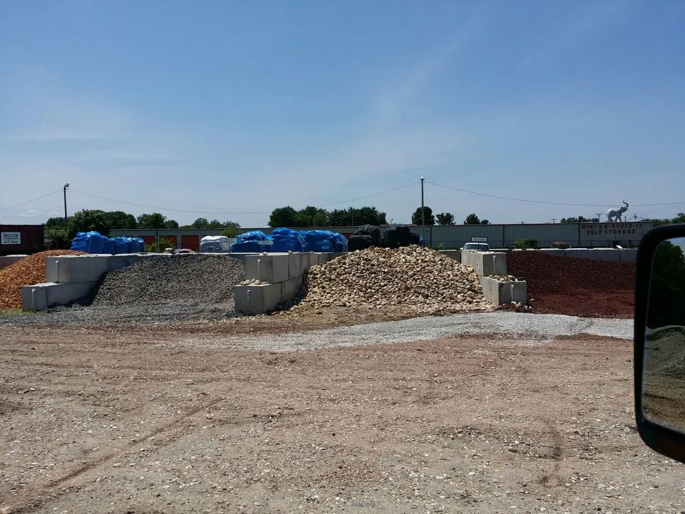 Top-rated yard maintenance for beautiful yards across Louisville, KY - The Mulch Company of Kentucky