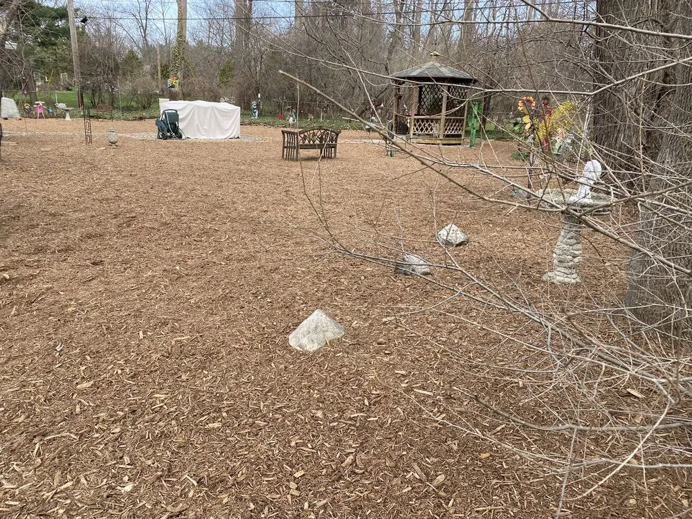 Custom yard maintenance in Bloomfield Hills, MI - The Mulch Store