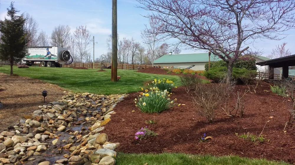 Trusted yard cleanup service experts serving Smithfield, NC - The Mulch Yard