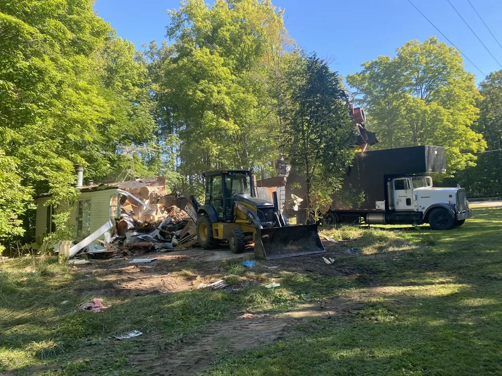 Top-rated outdoor landscaping in West Branch, MI by The Mullet Express