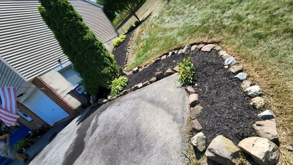 Custom lawn mowing service experts serving Lebanon, PA - The New Horizon Lawn Care & Landscape Services