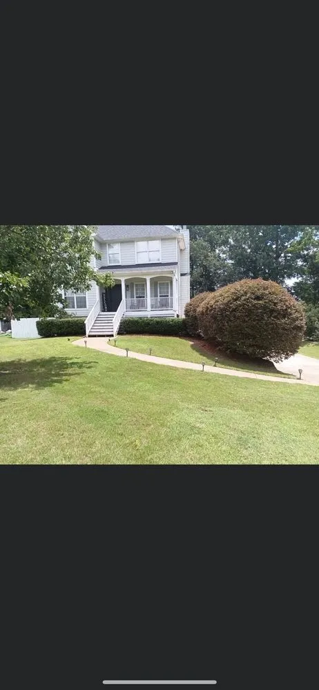 Local residential landscaping for residential properties in Birmingham, AL by The Oakland Brothers Lawn Care