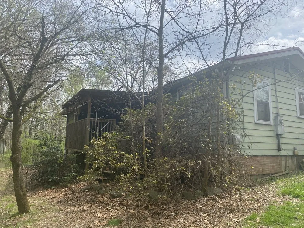 Custom yard maintenance in Birmingham, AL by The Oakland Brothers Lawn Care