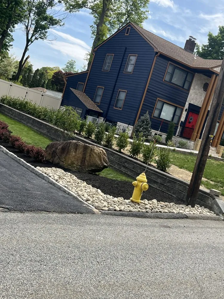 Custom outdoor landscaping in Paterson, NJ - The Palacios B Landscaping