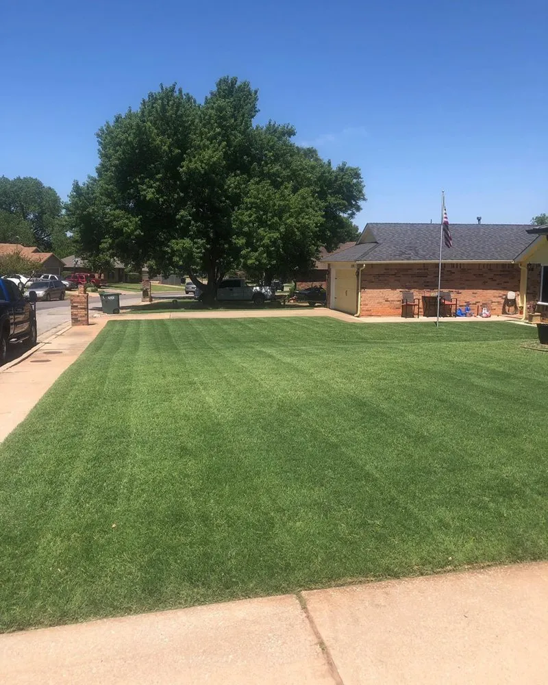 Expert residential landscaping experts serving Yukon, OK - The Perfect Edge