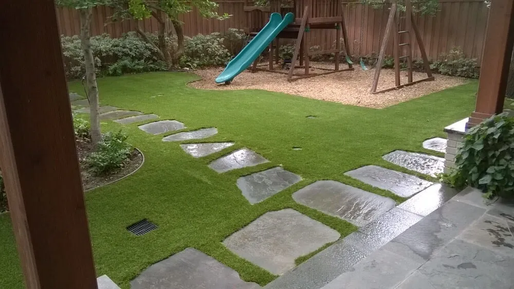 Top-rated lawn mowing service in Dallas, TX by The Perfect Lawn