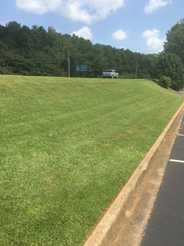 Custom garden landscaping experts serving Auburn, AL - The perfect look lawn care