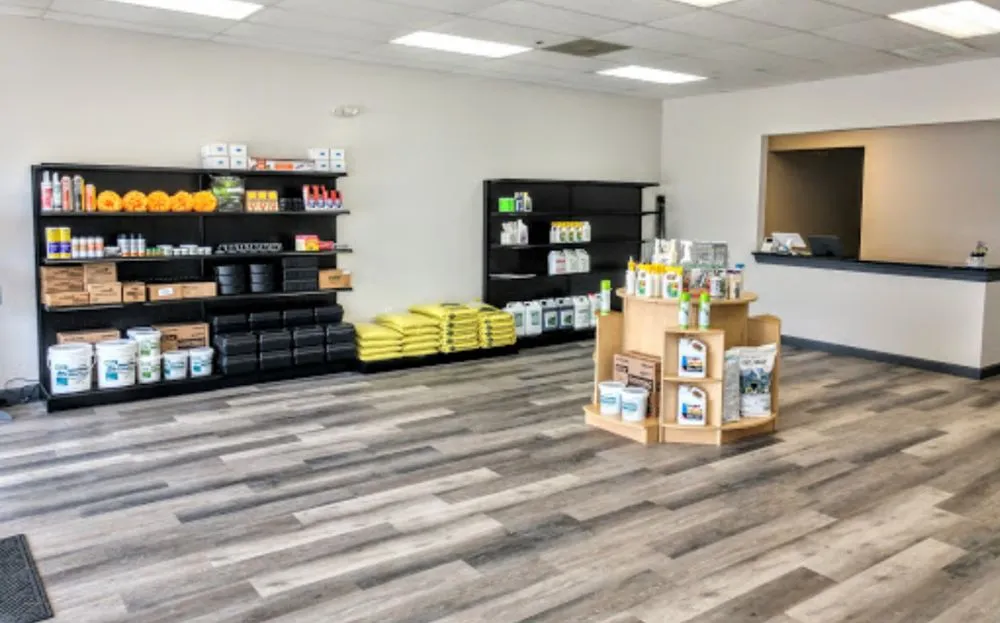 Custom lawn mowing service experts serving McKinney, TX - The Pest Shop - DIY Pest and Lawn Supplies